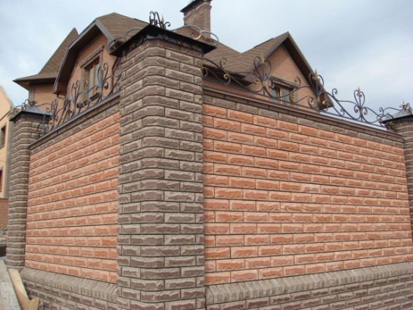 The facade of bricks