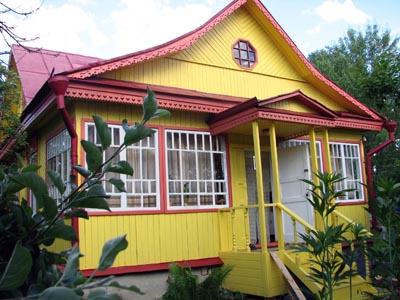 Новый облик дома с помощью покраски фасада